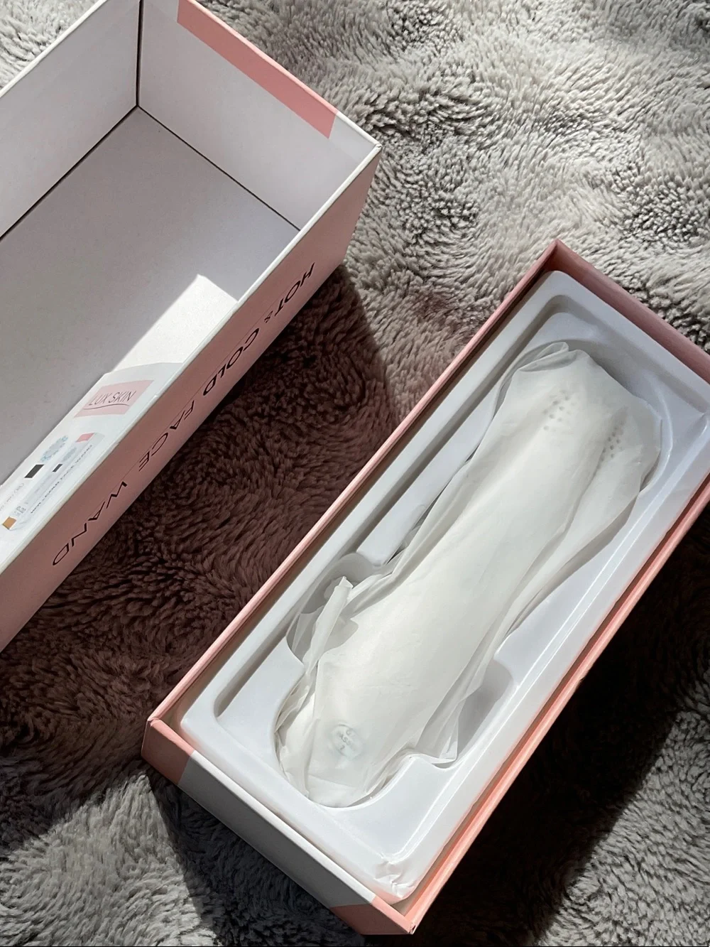 Hot & Cold Face Wand - White